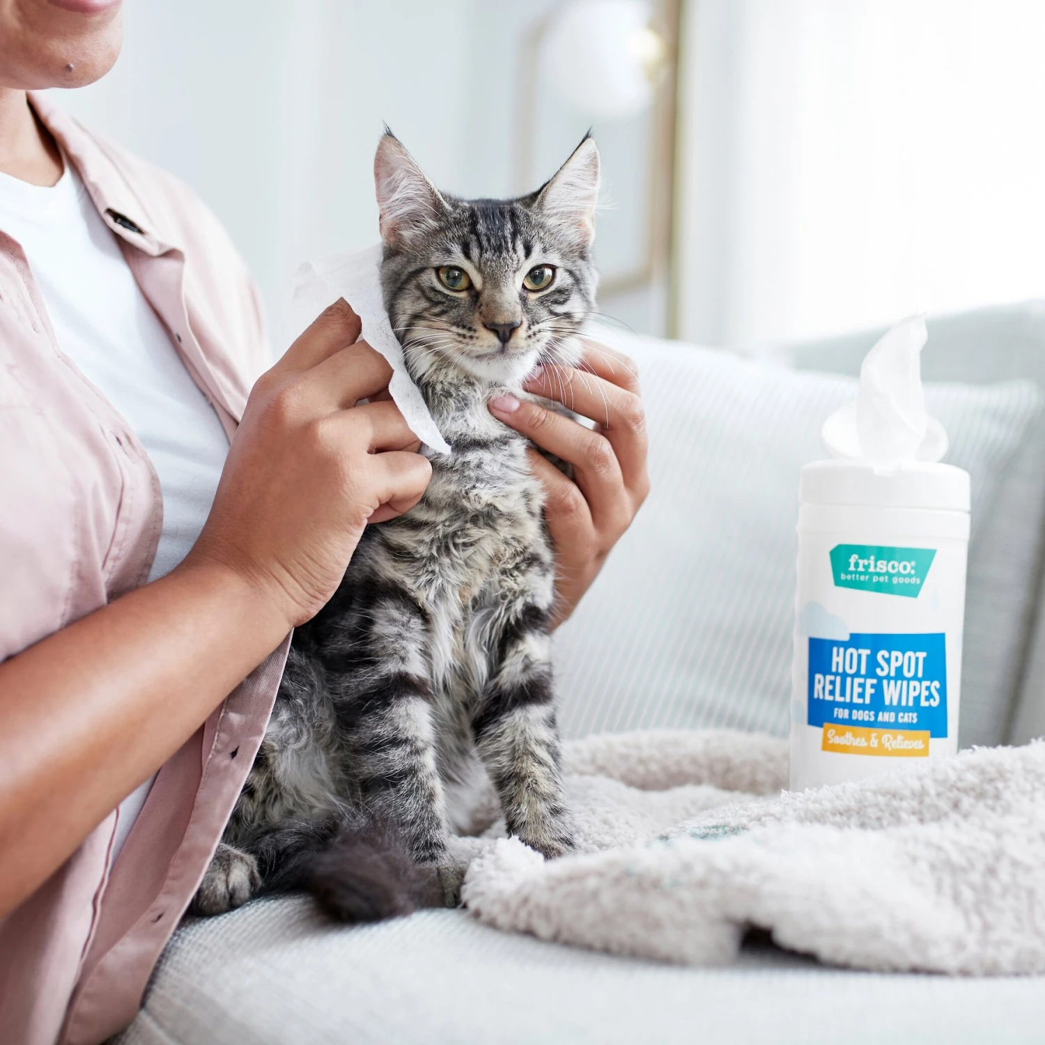 Frisco Hot Spot Relief Wipes - Image 3